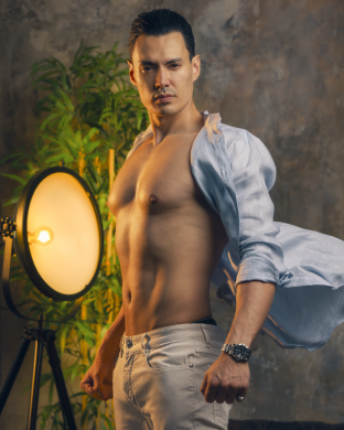 Interview with Italian American Producer, Actor, Writer Enzo Zelocchi