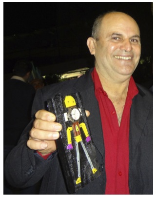 The Brazilian artist  who created the Yellow Oscars from waste material
