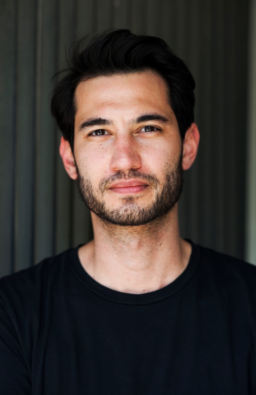 Jonathan%20Saubach-color.jpg