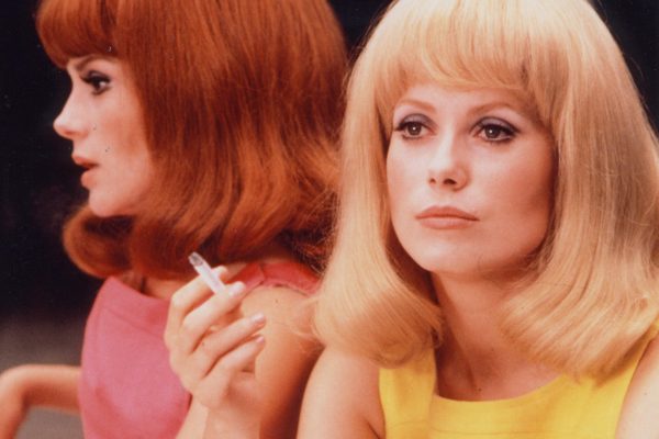 jacques-demy-2-francoise-dorleac-et-catherine-deneuve-dans-les-demoiselles-de-rochefort-un-film-de-jacques-demy-photo-helene-jeanbrau-1996-cine-tamaris-1-600x400.jpg