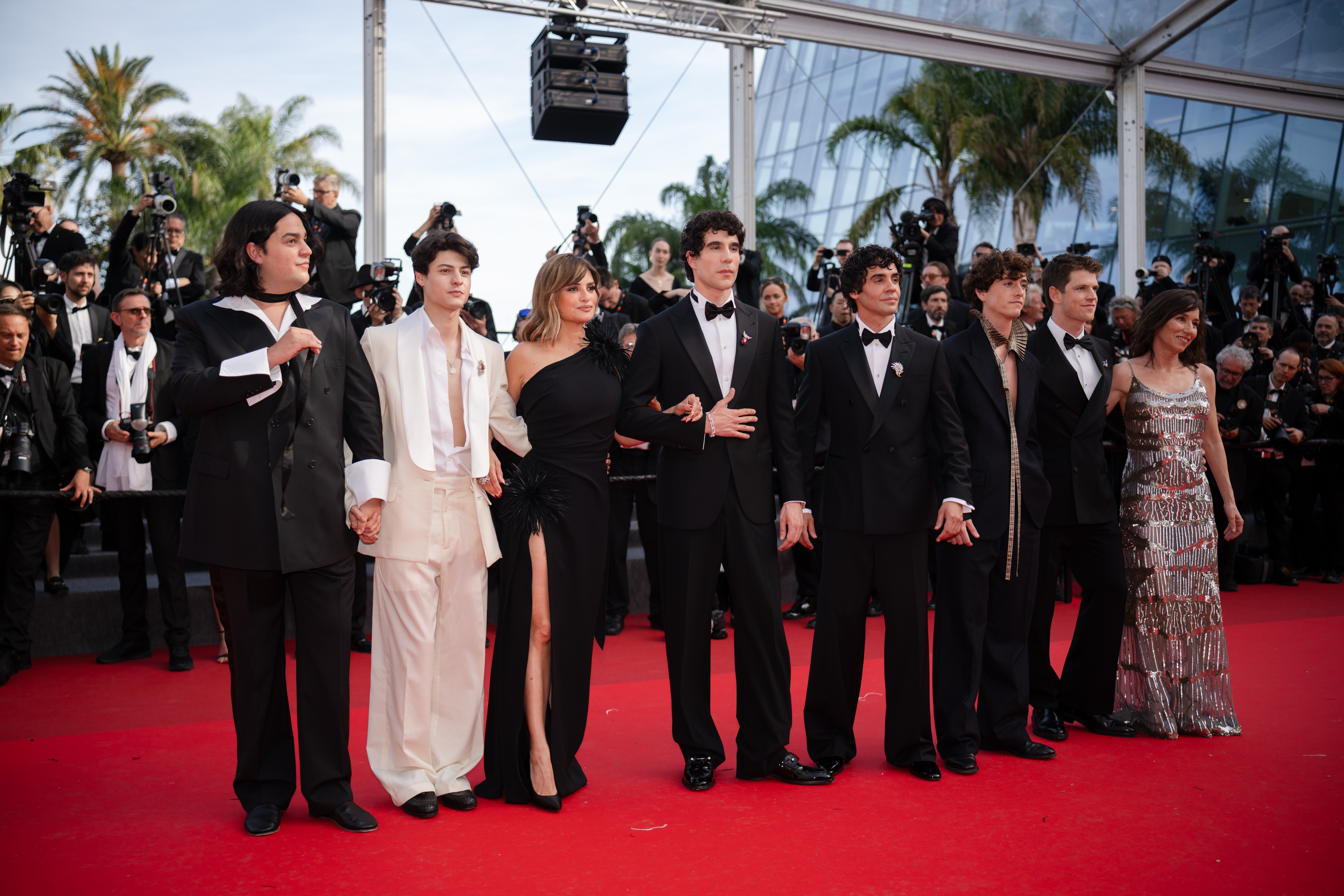 Image Description: Carlos Gonzalez Milo Quifes Penelope Cruz Javier Calvo Javier Ambrossi Guitarricadelafuente Miguel Bernardeau and Lola Duenas attend the competition screening red carpet of the movie La Bola Negra during the 79th Cannes Film Festival Cannes France 2026-05-