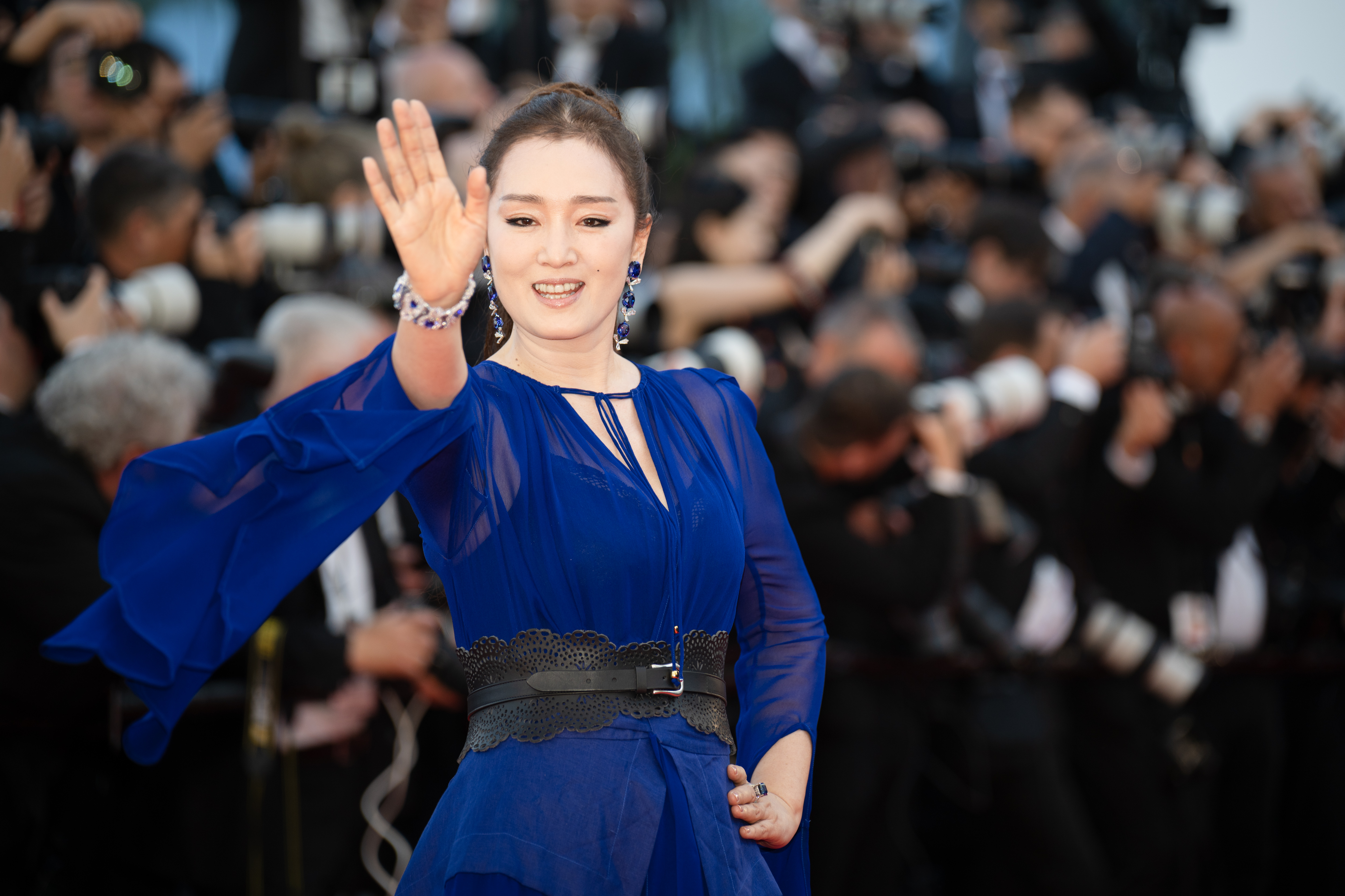 Image Description: Gong Li attends the competition screening red carpet of the movie La Vie d'une Femme during the 79th Cannes Film Festival Cannes France 2026-05-13