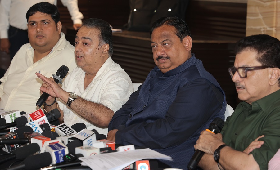 Nishant Ujjwal, Dharmendra Mehra, Abhay Sinha and Ashoke Pandit