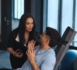 Preity Zinta and Kunal Kemmu in VIBE